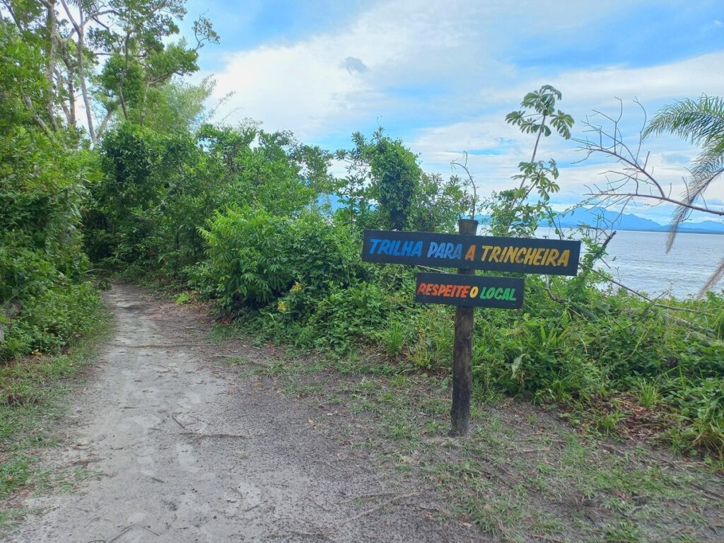 Trilha para trincheira Ilha Comprida